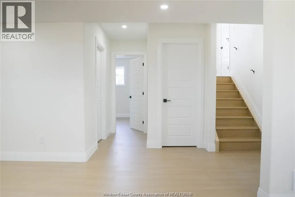 21 Hawthorne CRESCENT