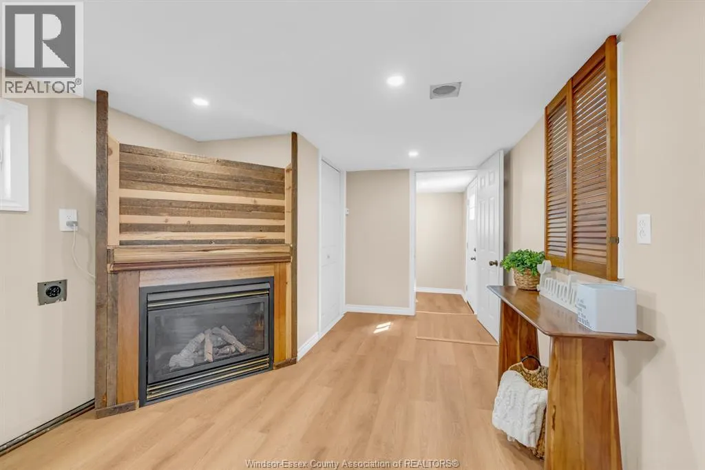 1057 Oak AVENUE
