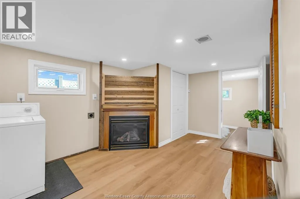 1057 Oak AVENUE