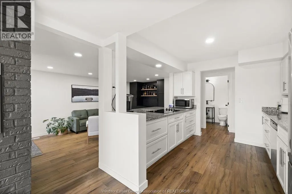 8678 RIVERSIDE DRIVE