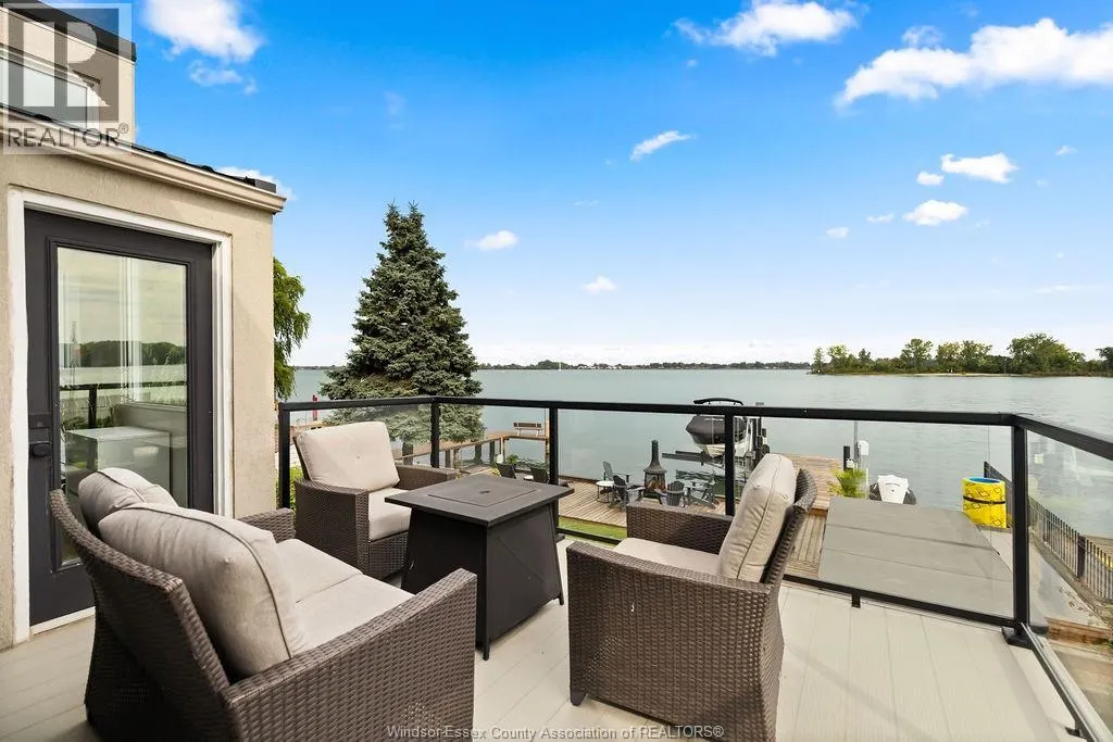 8678 RIVERSIDE DRIVE