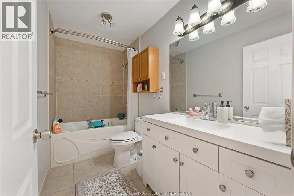 2767 BUCKINGHAM