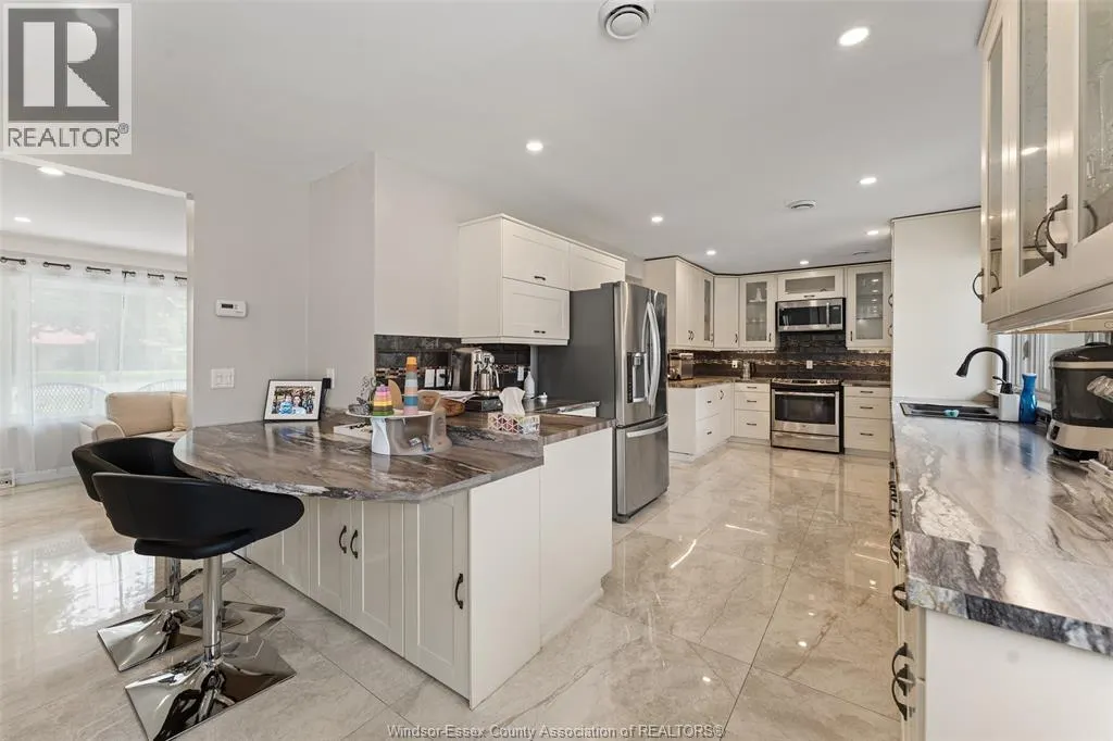 2767 BUCKINGHAM