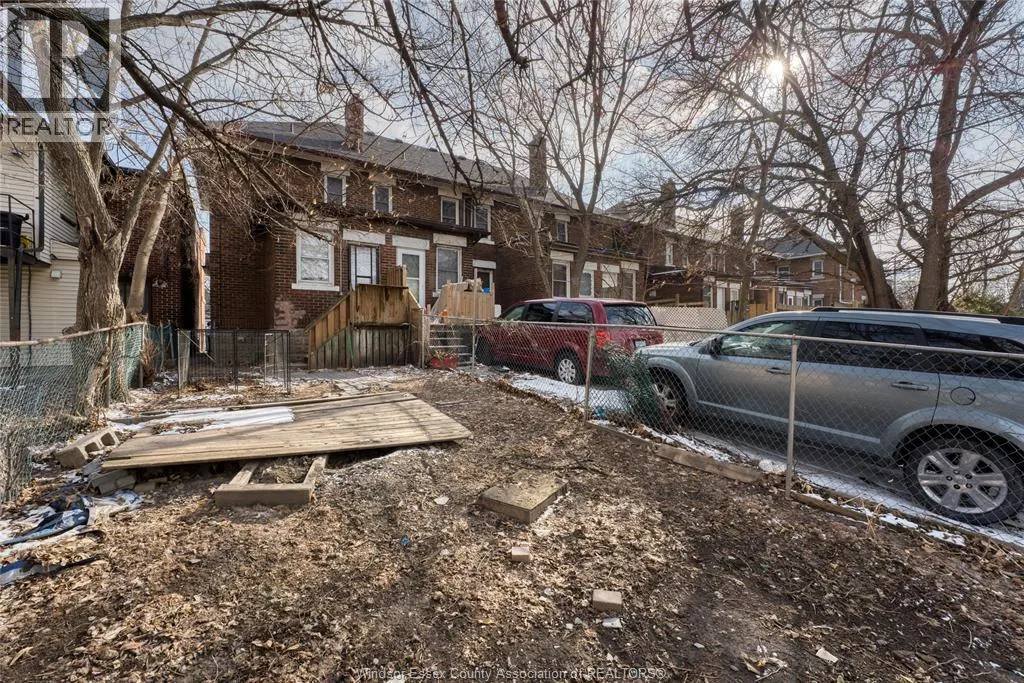 1422 WYANDOTTE STREET West