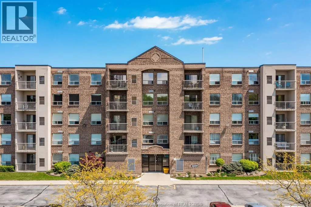 8335 WYANDOTTE STREET East Unit# 109