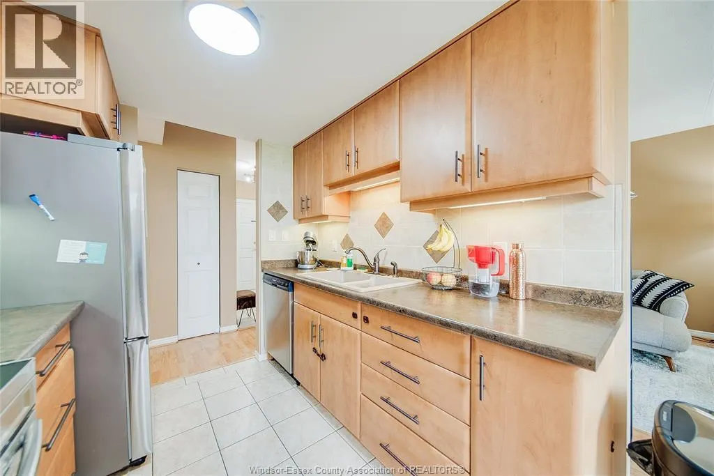 8335 WYANDOTTE STREET East Unit# 109