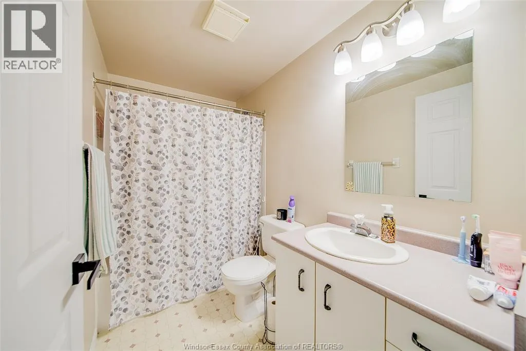 8335 WYANDOTTE STREET East Unit# 109