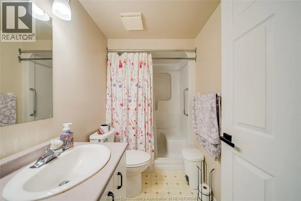 8335 WYANDOTTE STREET East Unit# 109