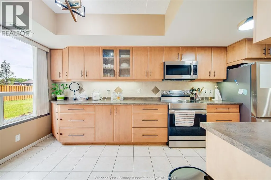 8335 WYANDOTTE STREET East Unit# 109