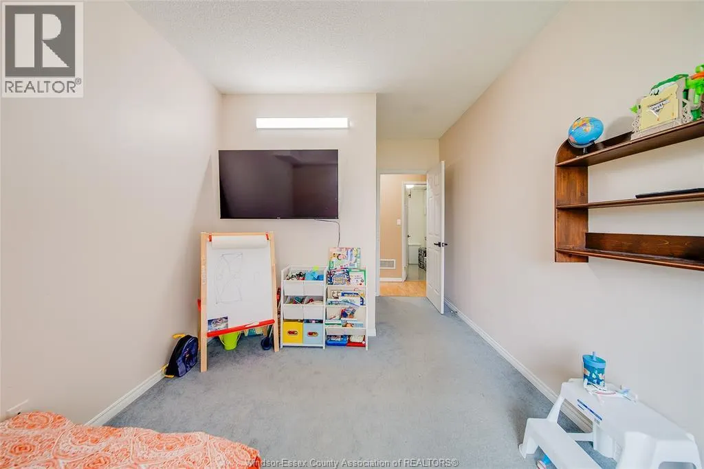 8335 WYANDOTTE STREET East Unit# 109