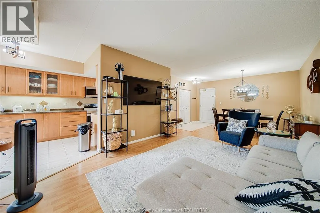 8335 WYANDOTTE STREET East Unit# 109