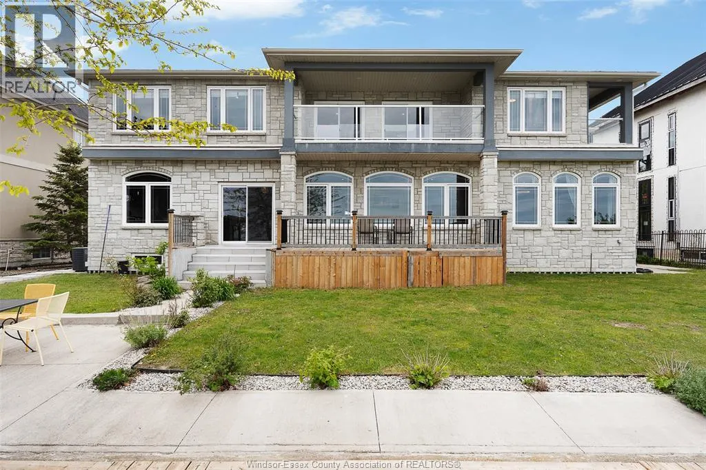 300 SHOREVIEW CIRCLE