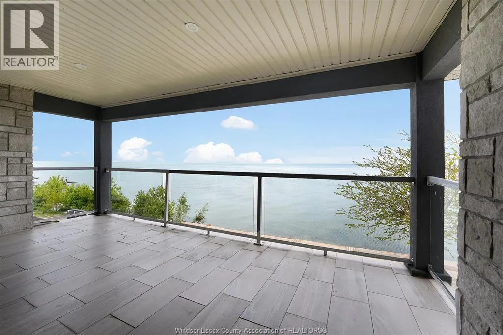 300 SHOREVIEW CIRCLE