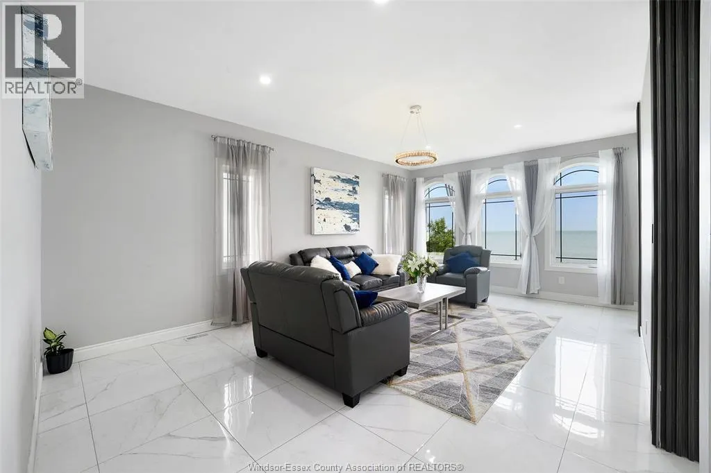 300 SHOREVIEW CIRCLE