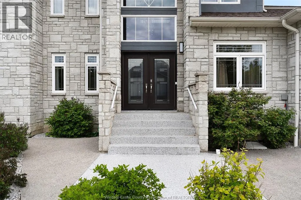 300 SHOREVIEW CIRCLE