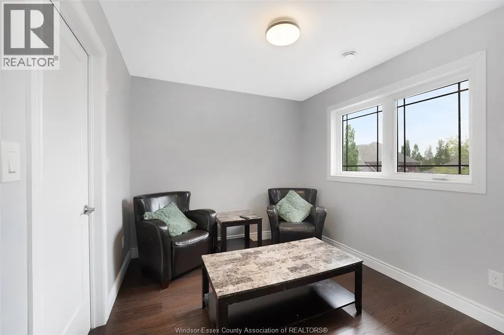 300 SHOREVIEW CIRCLE
