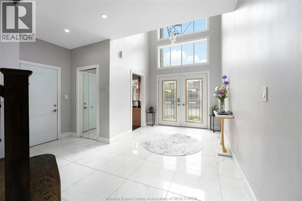 300 SHOREVIEW CIRCLE
