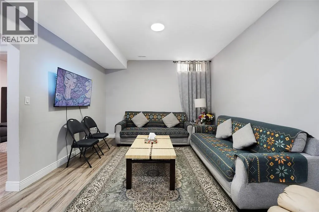 300 SHOREVIEW CIRCLE
