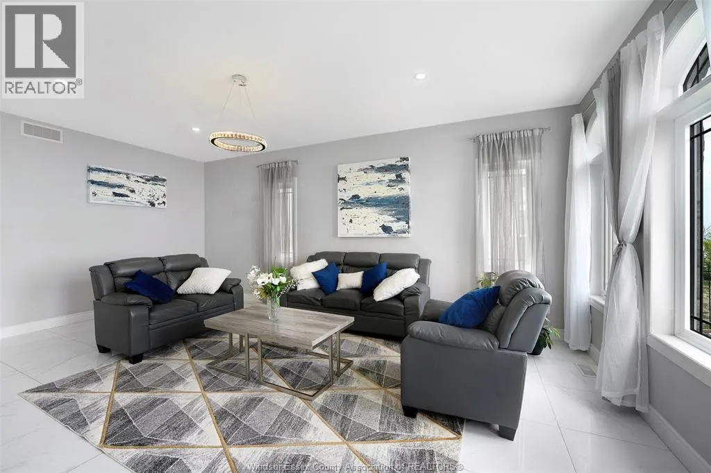300 SHOREVIEW CIRCLE