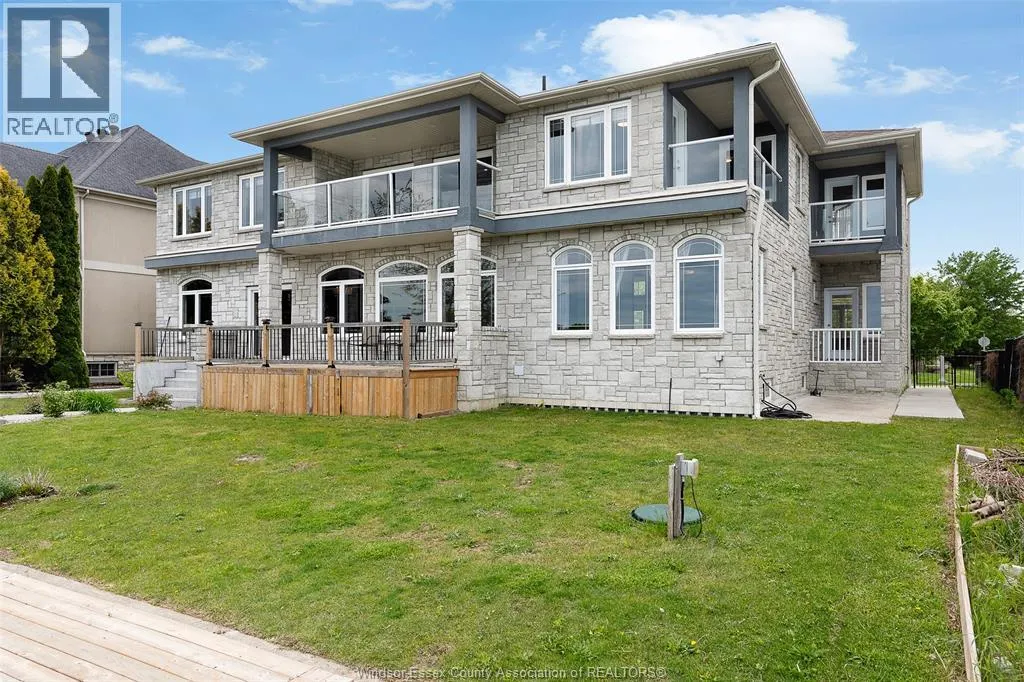 300 SHOREVIEW CIRCLE