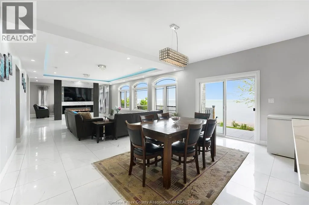 300 SHOREVIEW CIRCLE
