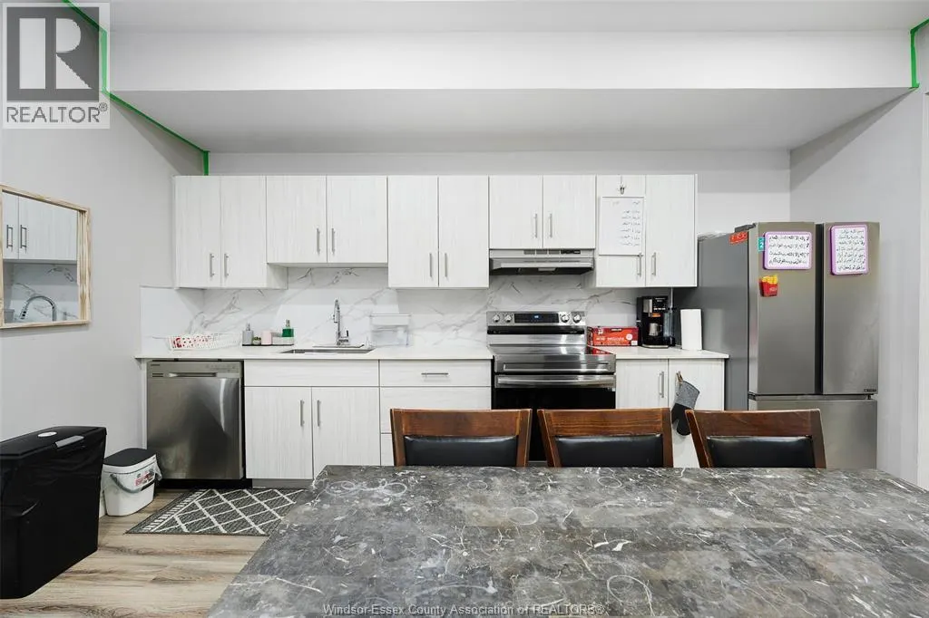 300 SHOREVIEW CIRCLE