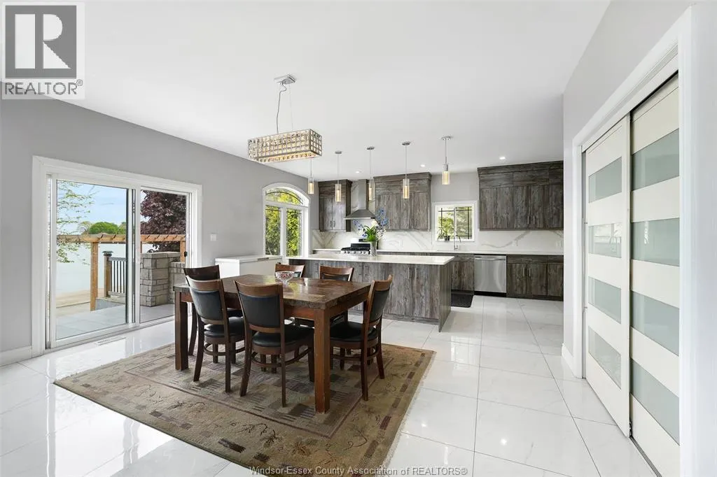 300 SHOREVIEW CIRCLE