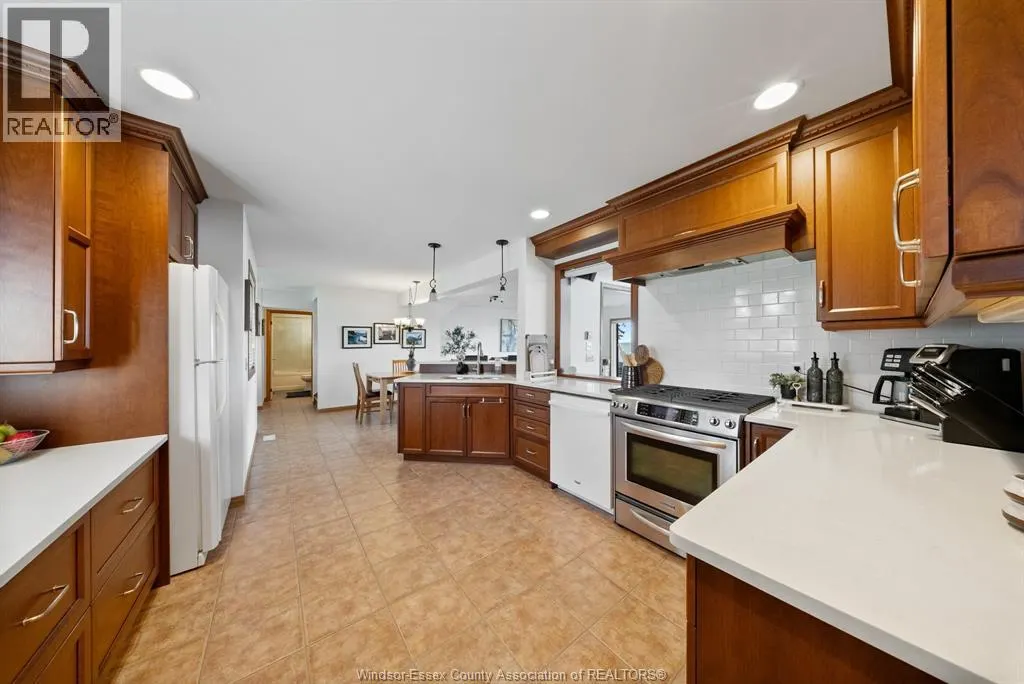 621 Ross Beach ROAD