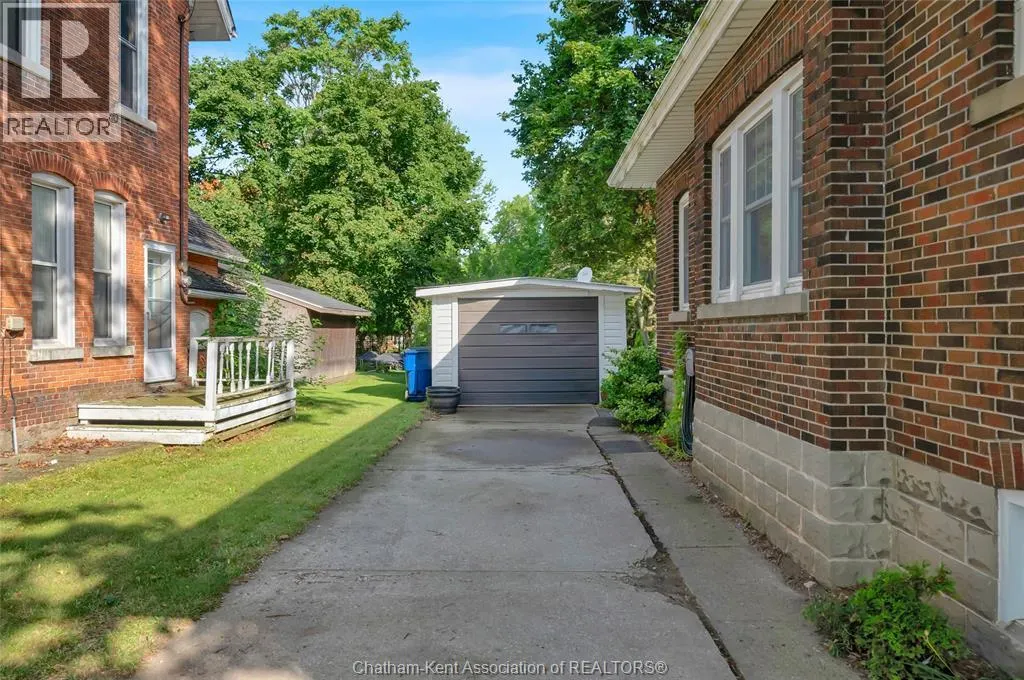 203 Talbot STREET East