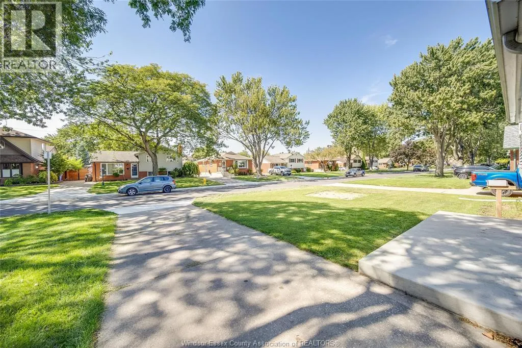 368 CARLING CRESCENT