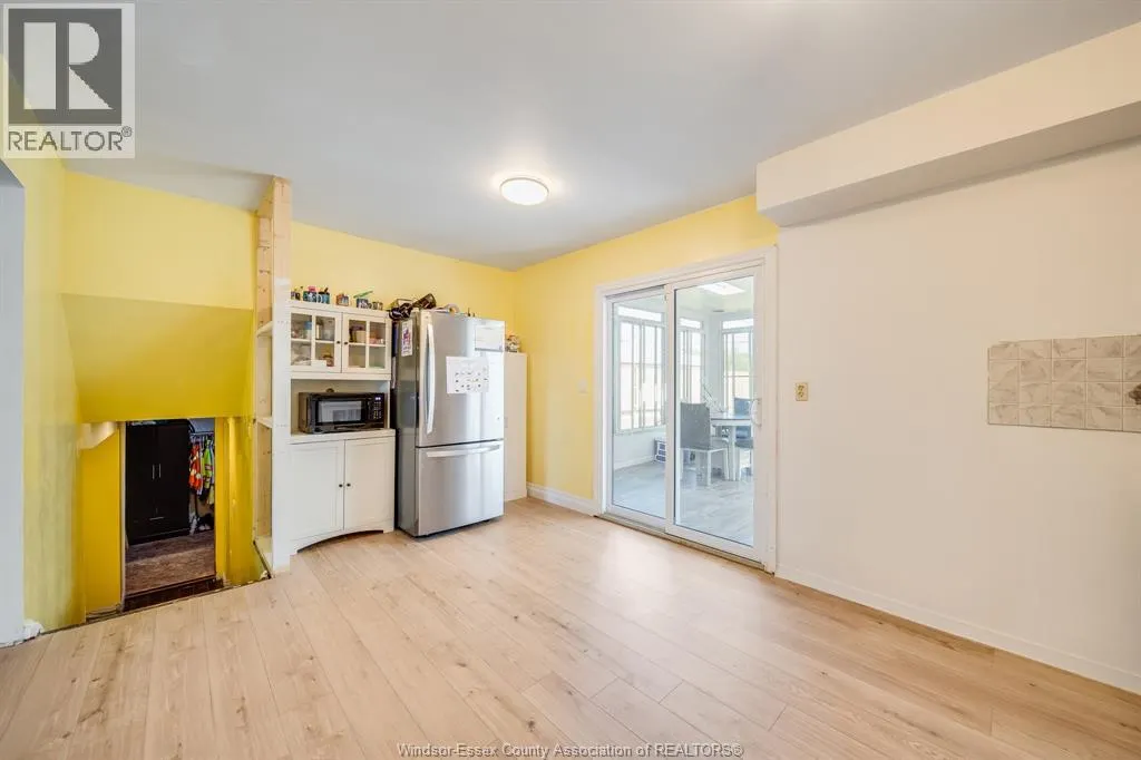 368 CARLING CRESCENT