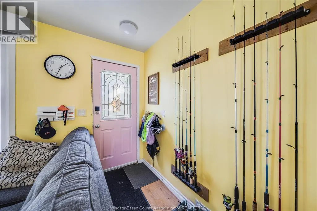 368 CARLING CRESCENT
