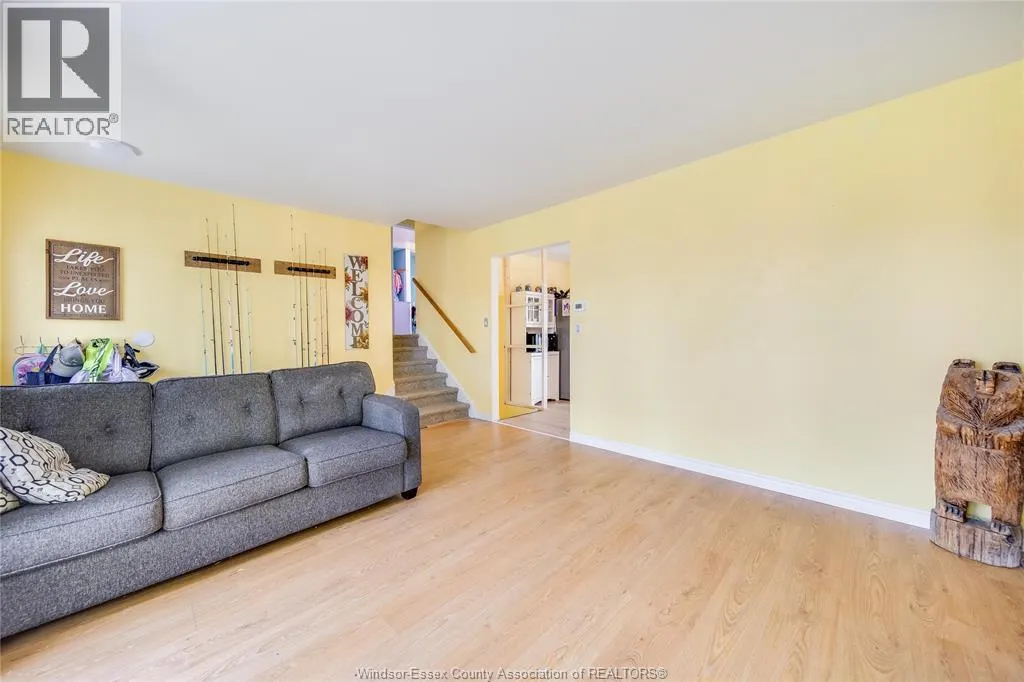 368 CARLING CRESCENT