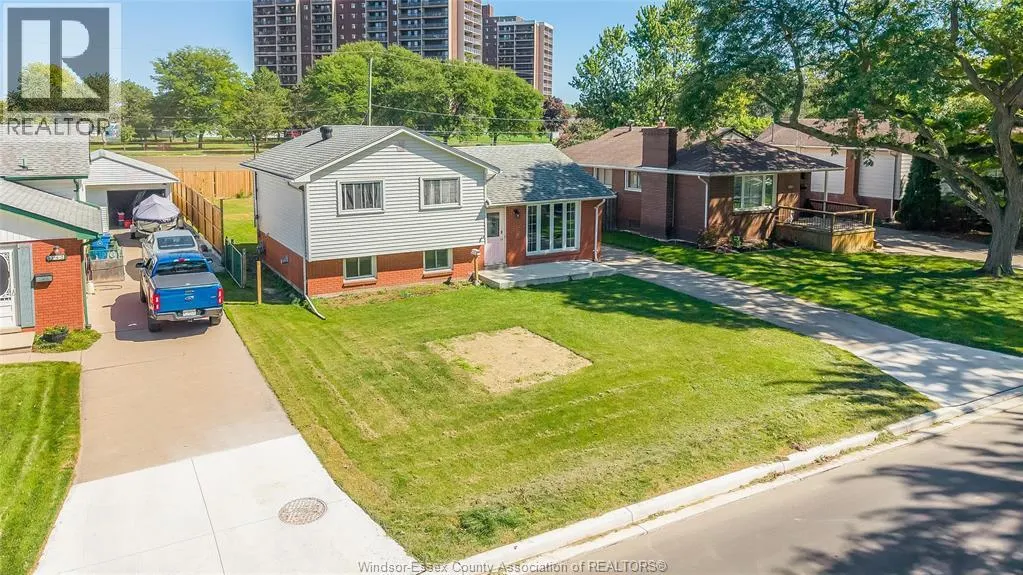 368 CARLING CRESCENT
