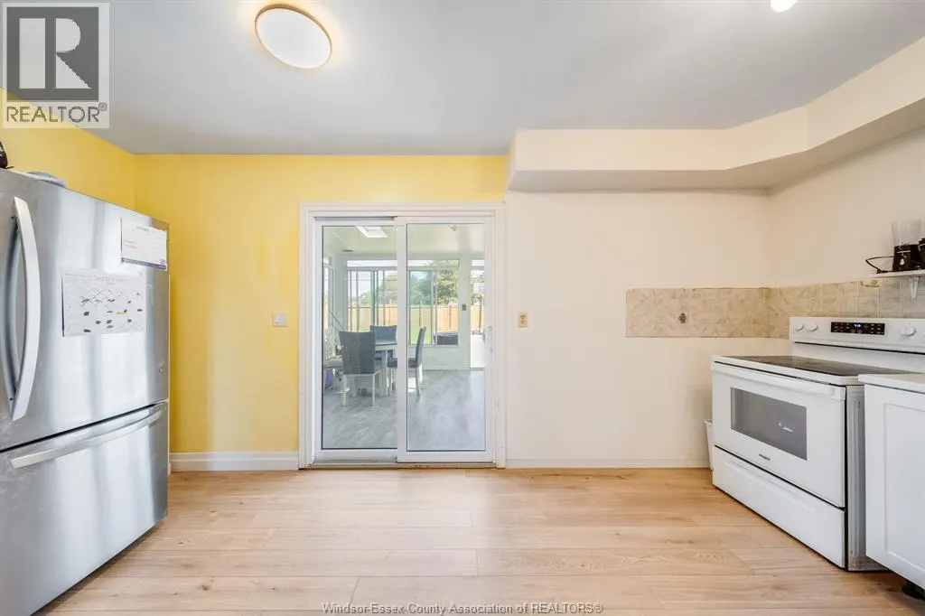 368 CARLING CRESCENT