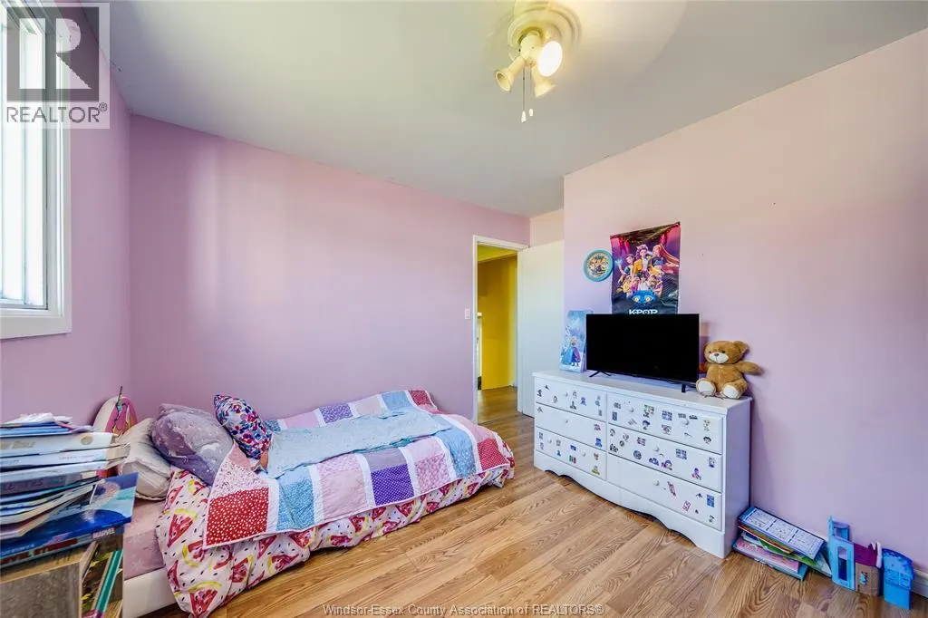 368 CARLING CRESCENT