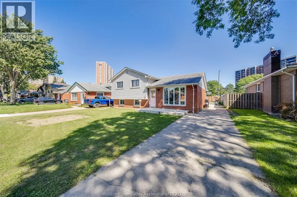 368 CARLING CRESCENT