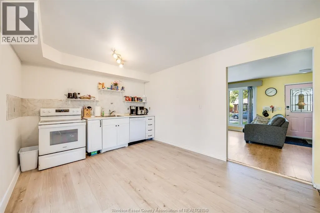 368 CARLING CRESCENT