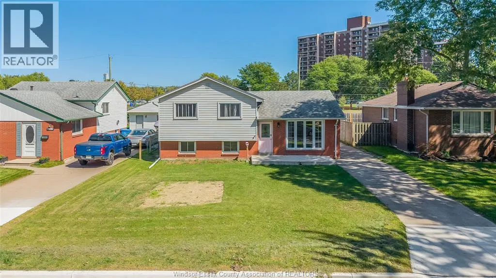 368 CARLING CRESCENT