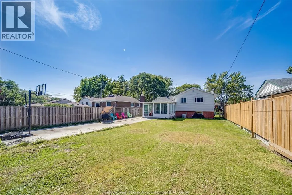 368 CARLING CRESCENT