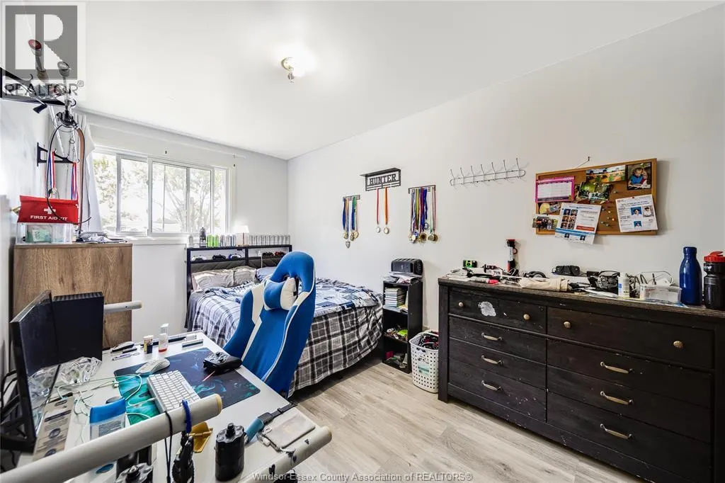 368 CARLING CRESCENT