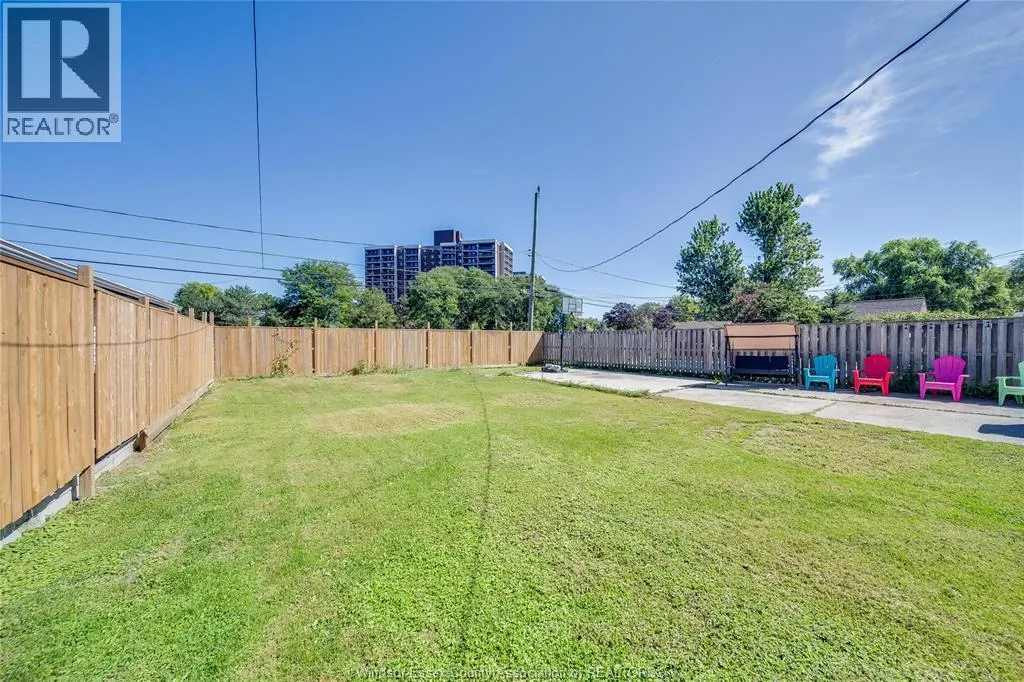 368 CARLING CRESCENT