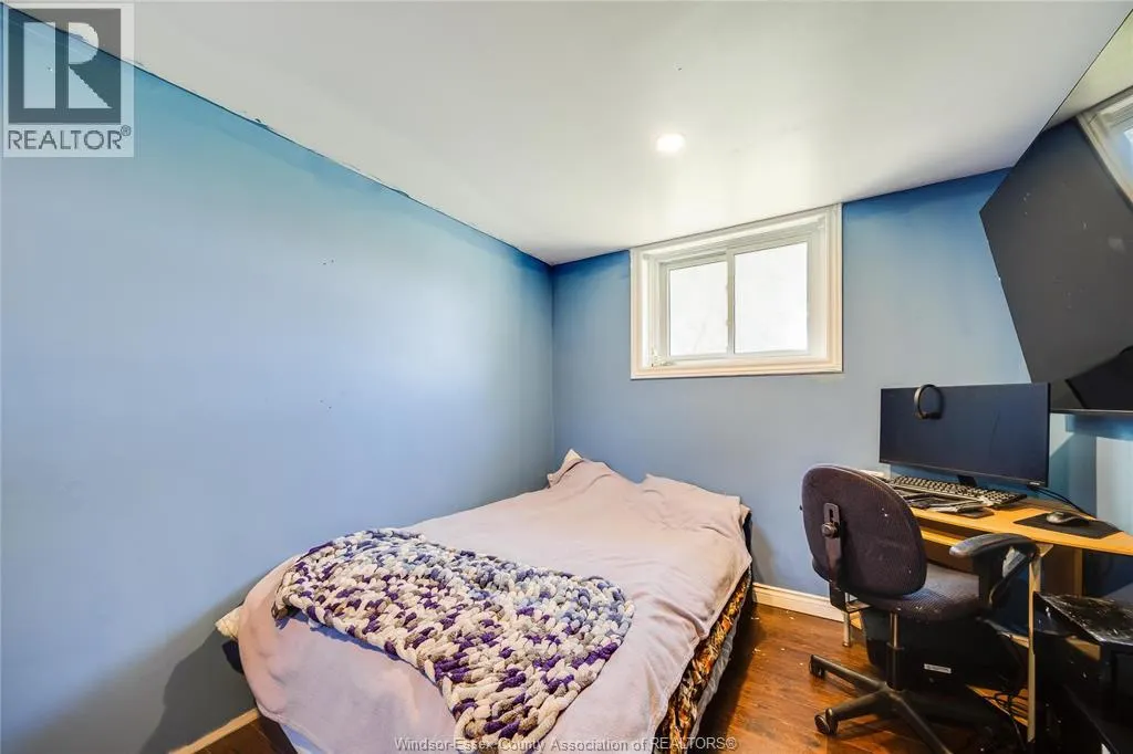 368 CARLING CRESCENT