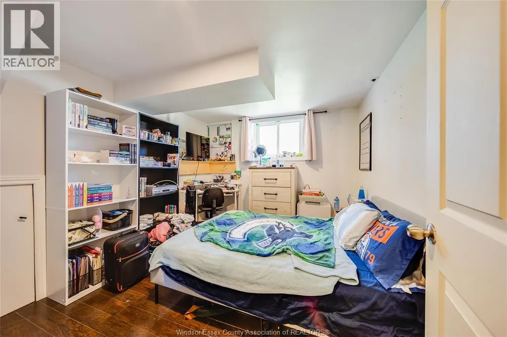 368 CARLING CRESCENT