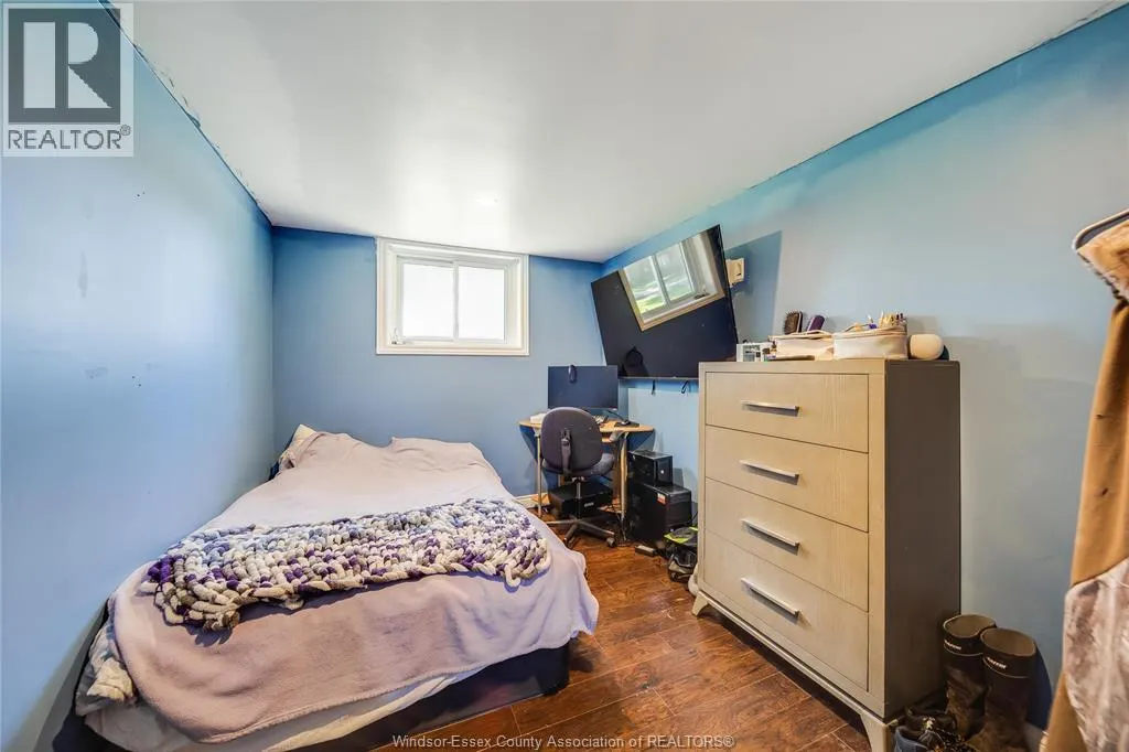 368 CARLING CRESCENT