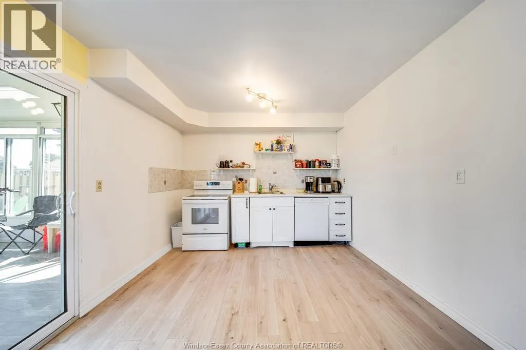 368 CARLING CRESCENT