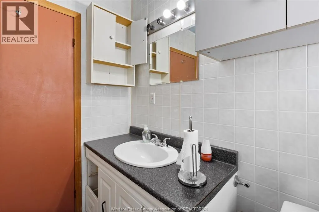 2352 CHANDLER