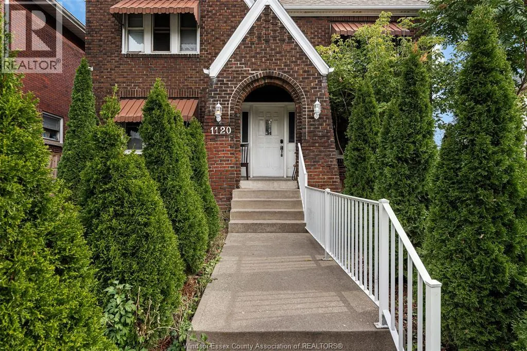 1120 DOUGALL AVENUE