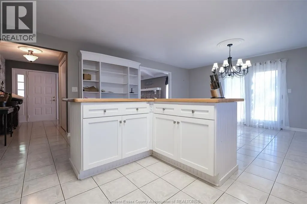 2585 BANWELL