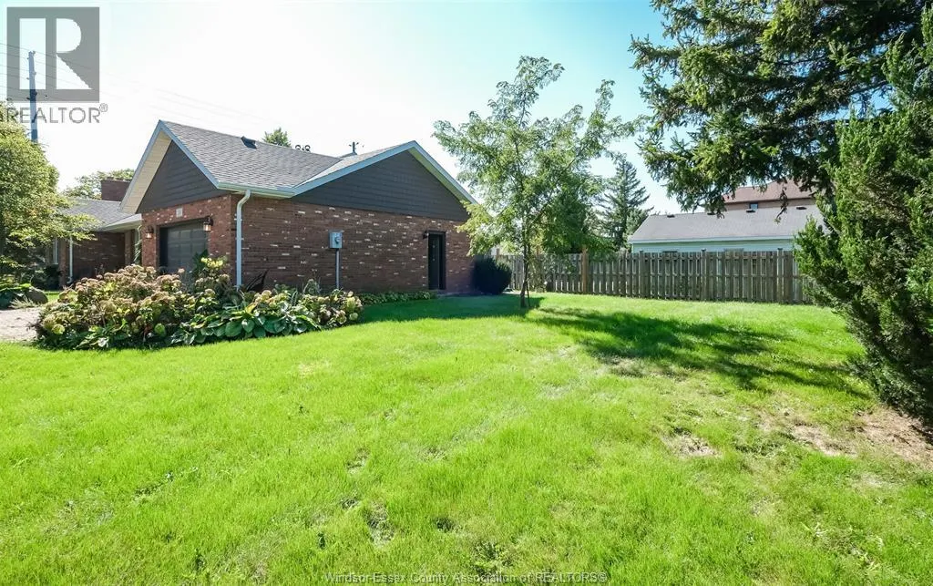 2585 BANWELL